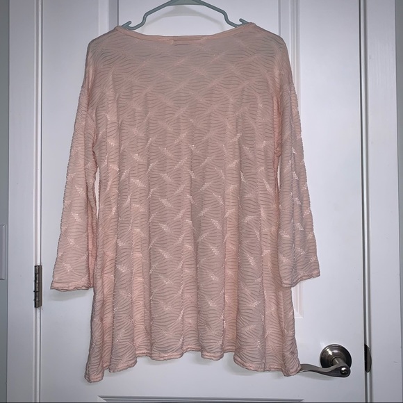 Women’s M Cut Loose Light Peach A-Line 3/4 Sleeve Textured Burnout Top - Picture 7 of 11